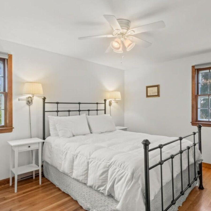 Seaside Charm: Perfect Getaway Main Image