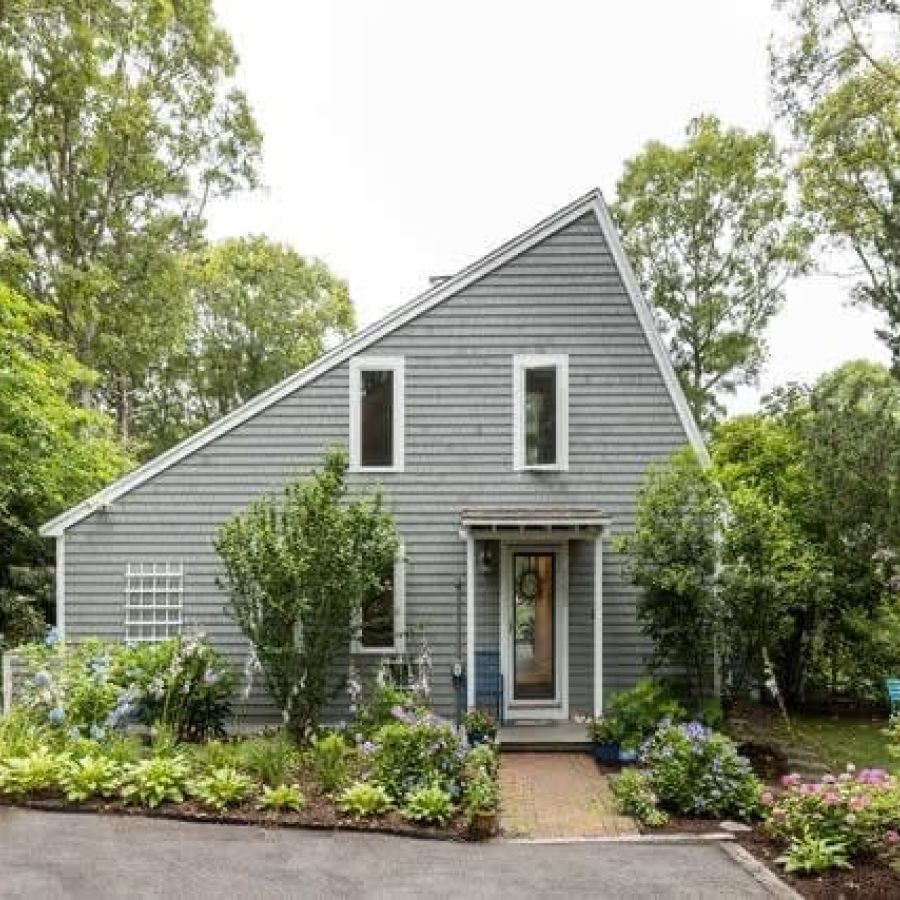 Contemporary Saltbox In New Seabury! Main Image