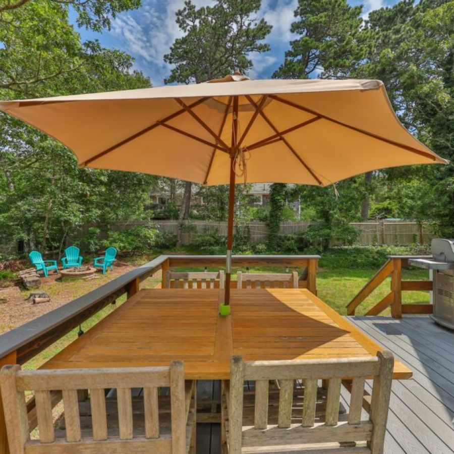 Charming 4-Bedroom Cape Cod Retreat Main Image